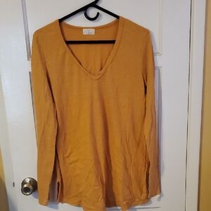 T.La Amber Long Sleeve V-Neck Top